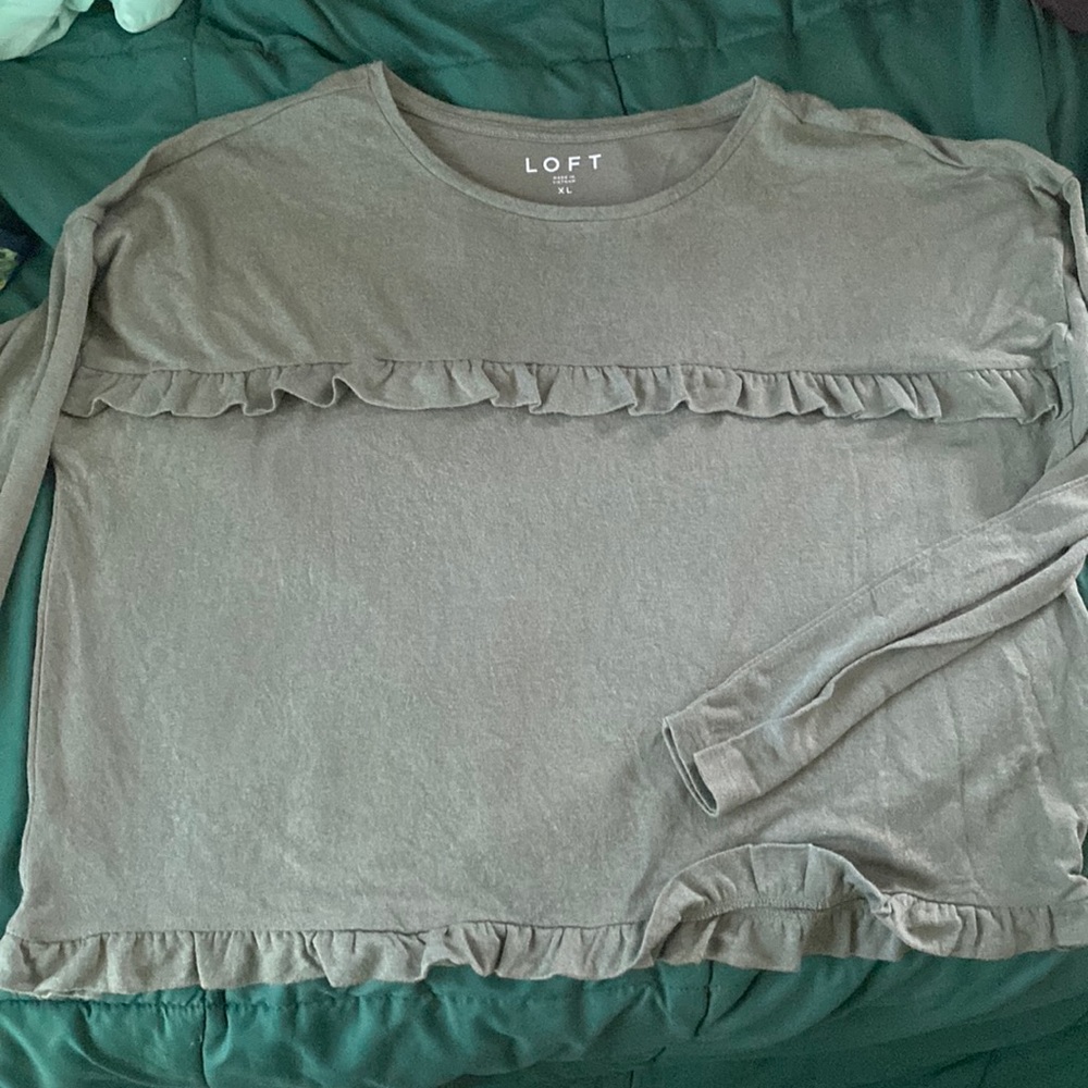 LOFT cropped Ruffle Top Sage Green XL